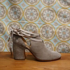 ALBERTO FERMANI Light Gray Suede Laced Ankle Boots with Sculpted Heel, size 37